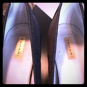Black Tahari Heels 9m
